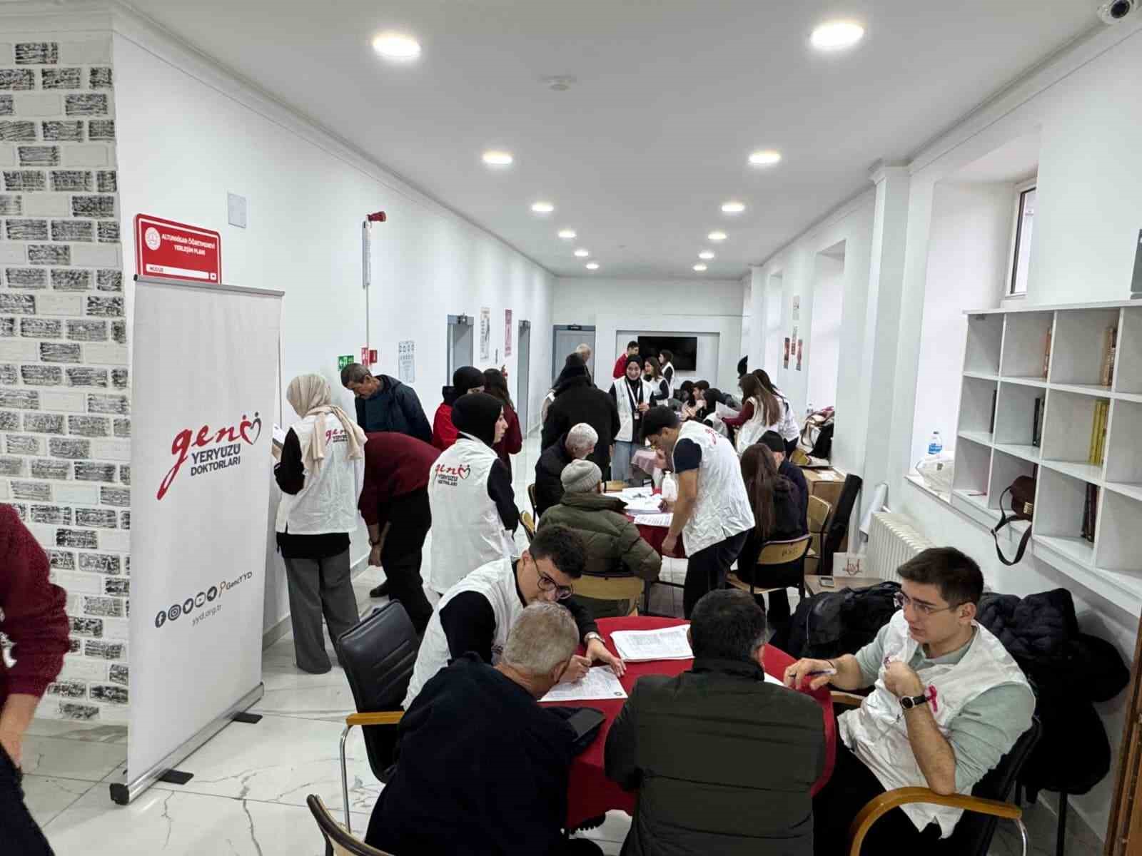 Altunhisar’da Sağlık Sokağı Projesi yoğun ilgi gördü
