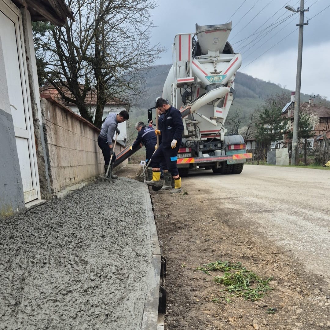 Altyapı ve üstyapı çalışmaları devam ediyor
