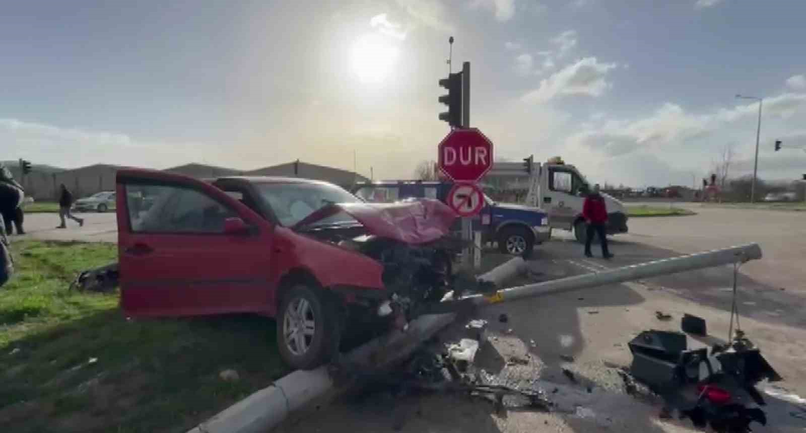 Amasya’da 2 araç çarpıştı: 2 yaralı
