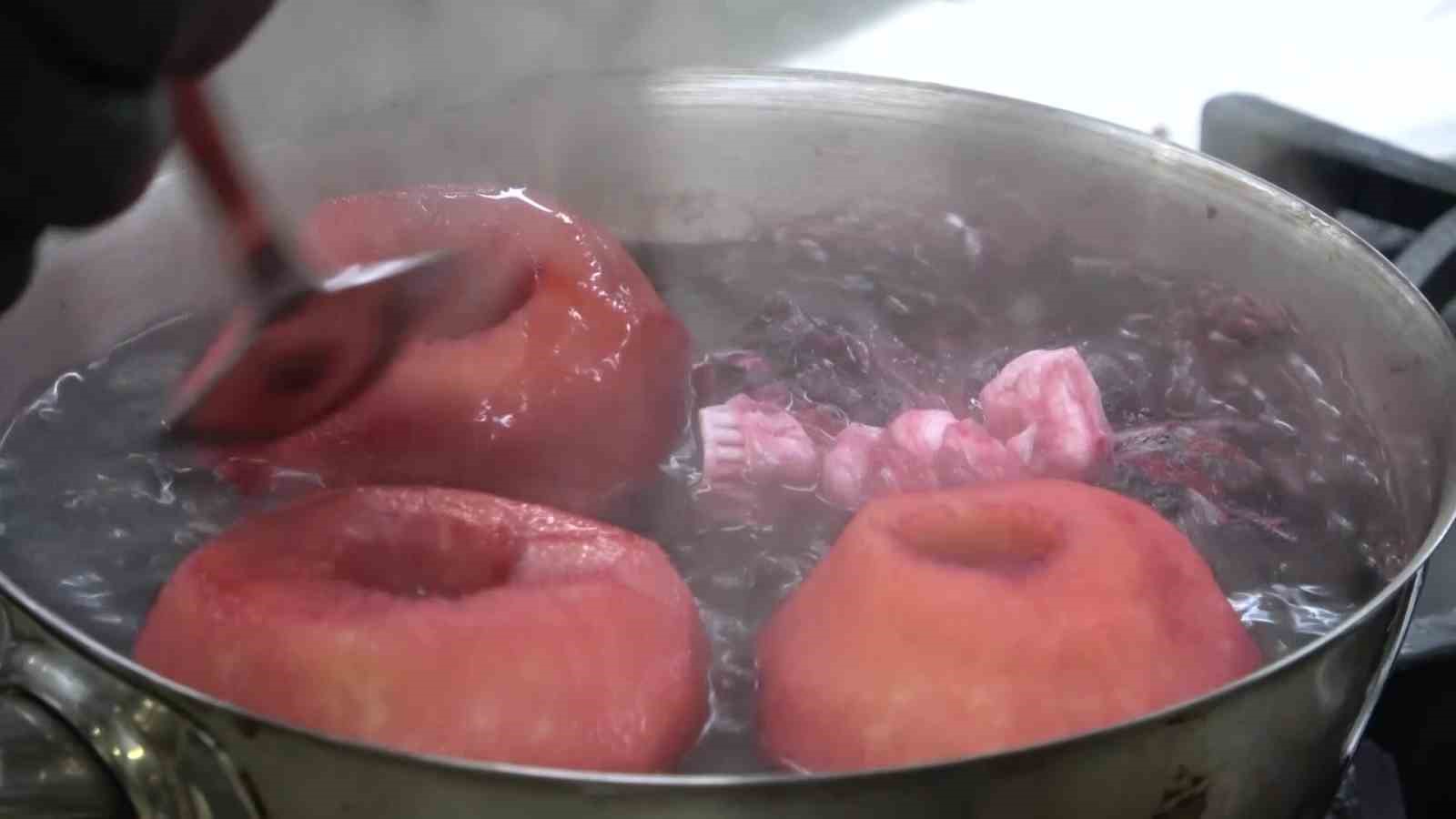 Amasya’da 2 bin yıldır yetiştirilen meyveden yapılan tatlı: Elma tatlısı
