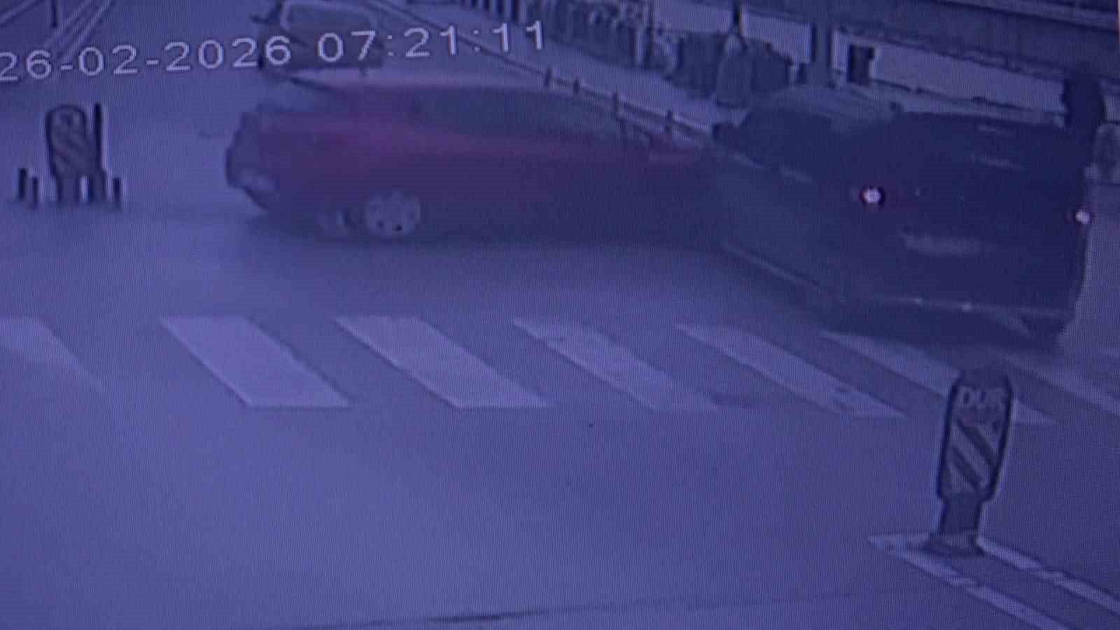 Amasya’da otomobilin Yeşilırmak Nehri’ne uçtuğu kaza kamerada
