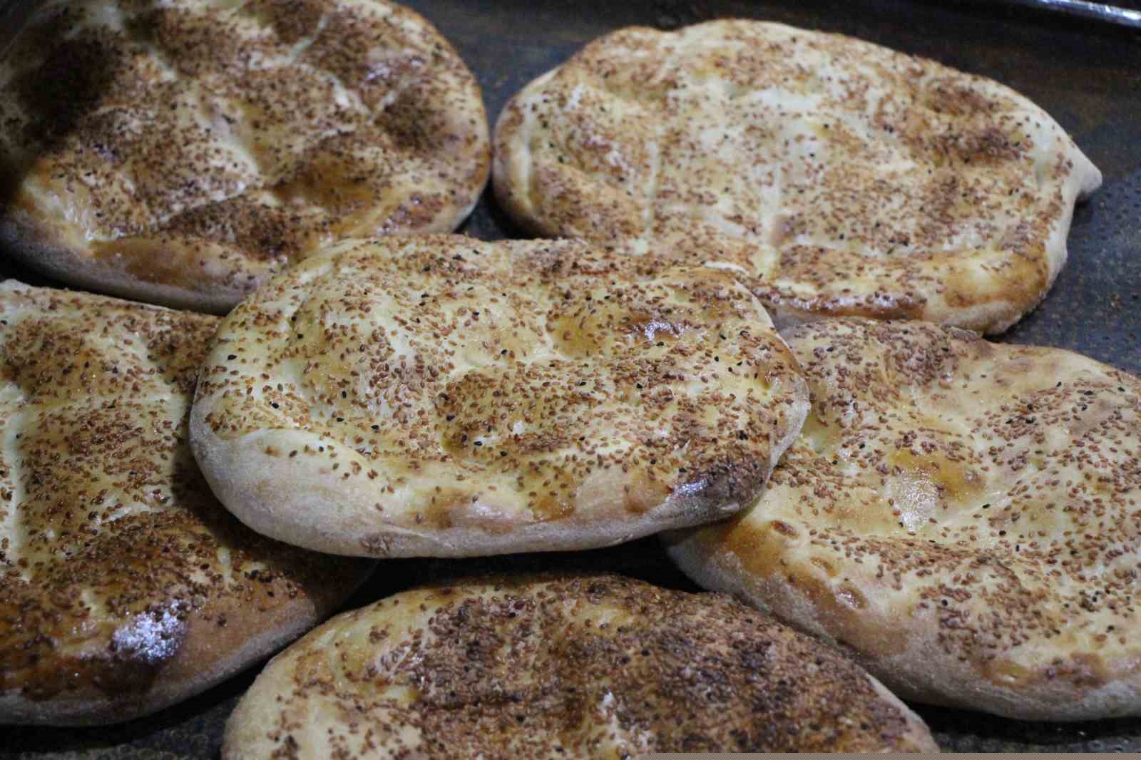 Amasya’da Ramazan pideleri meslek liselilerden
