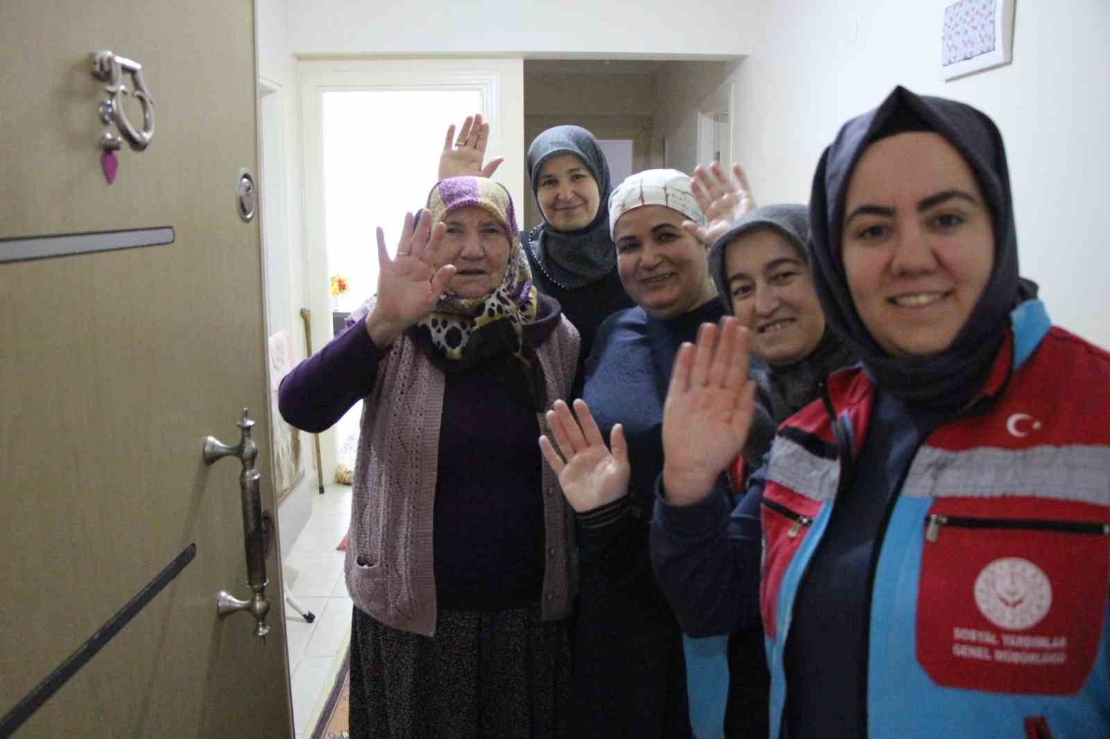 Amasya’da yaşlıların bayram temizliğini ‘vefalı eller’ yaptı
