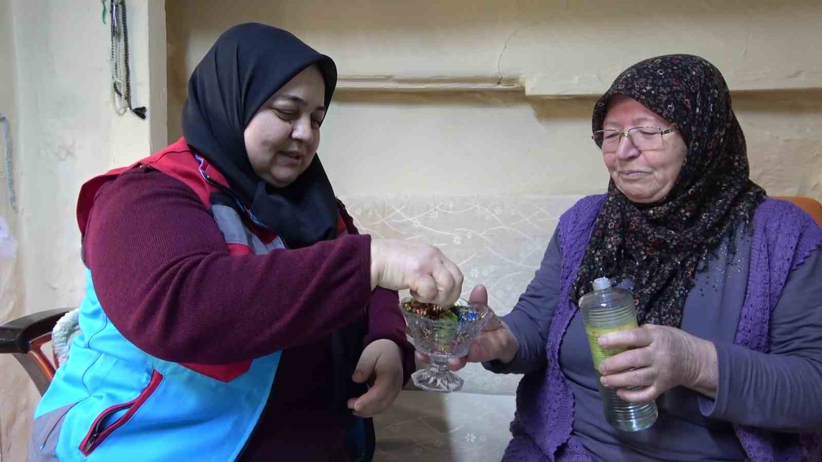 Amasya’da yaşlıların bayram temizliğini ‘vefalı eller’ yaptı
