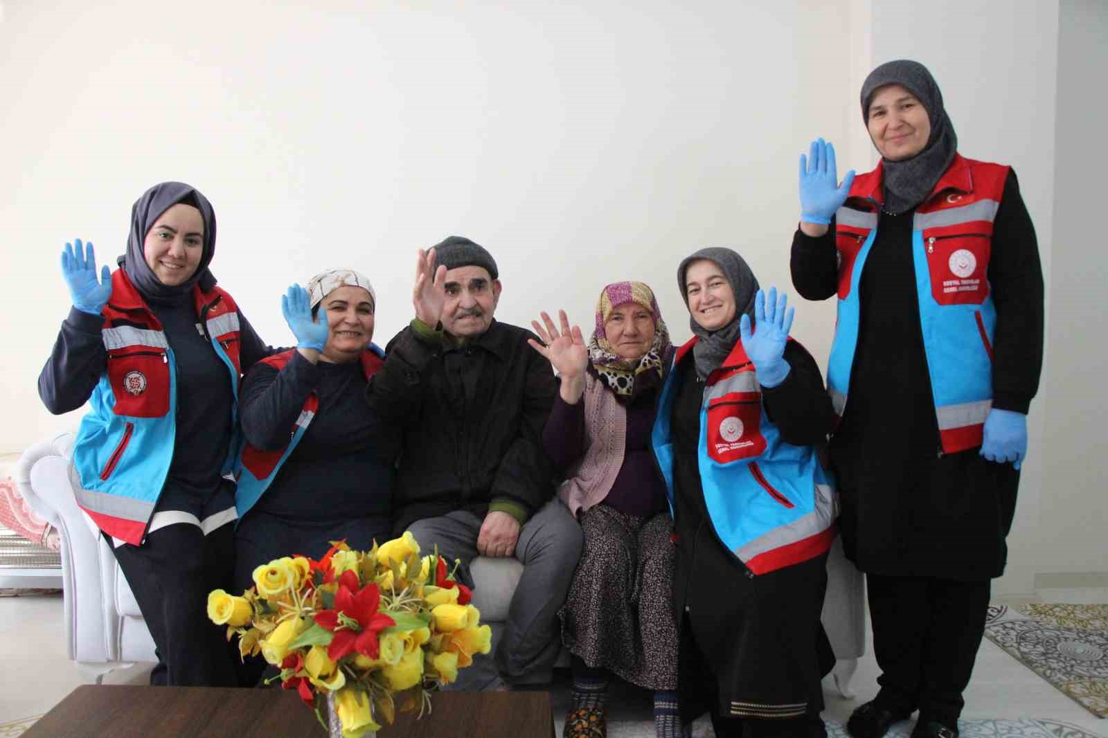 Amasya’da yaşlıların bayram temizliğini ‘vefalı eller’ yaptı
