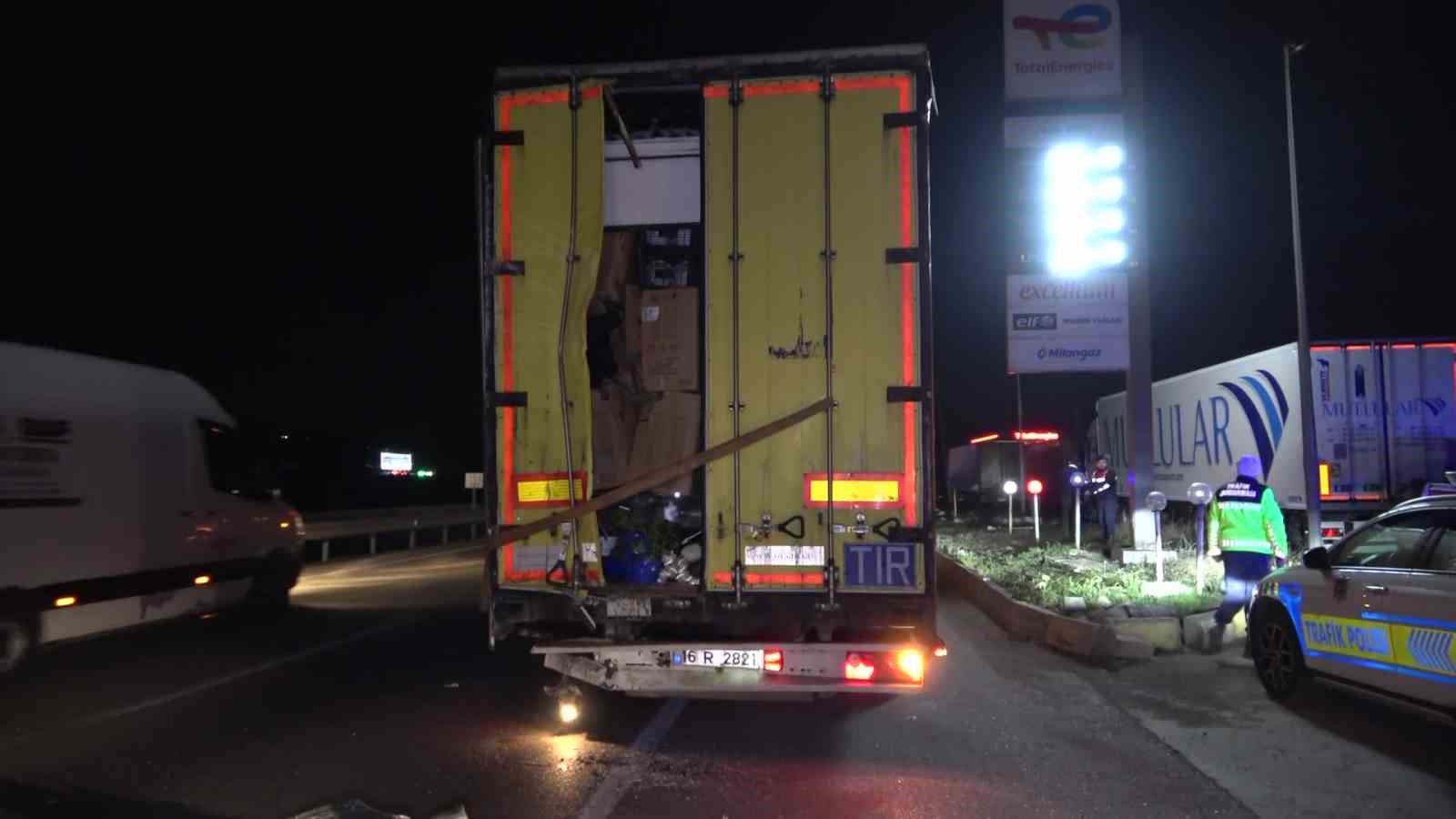 Amasya’da yolcu otobüsü ile tırın çarpıştığı kazada 11 yaralı
