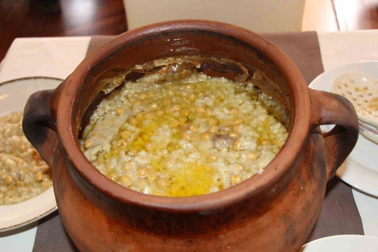 Amasya’nın tescilli lezzeti ’taş fırın keşkeği’: Pişmesi 12 saat sürüyor
