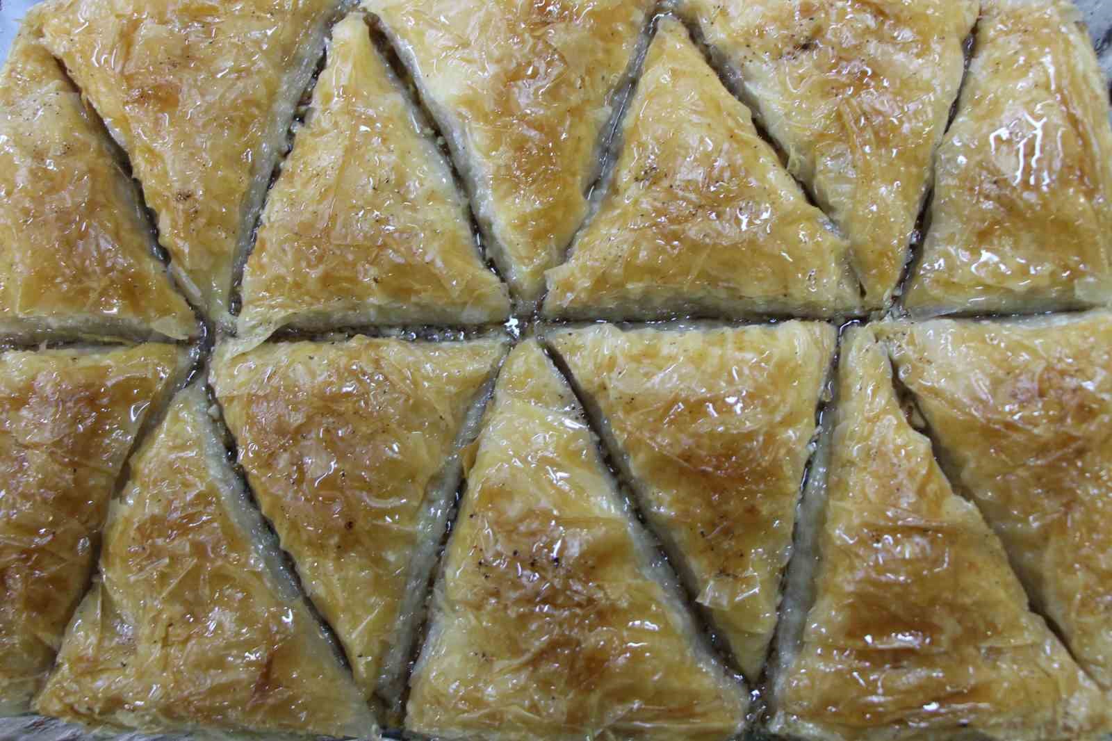 Amasya’nın yeni lezzeti ‘elmalı baklava’
