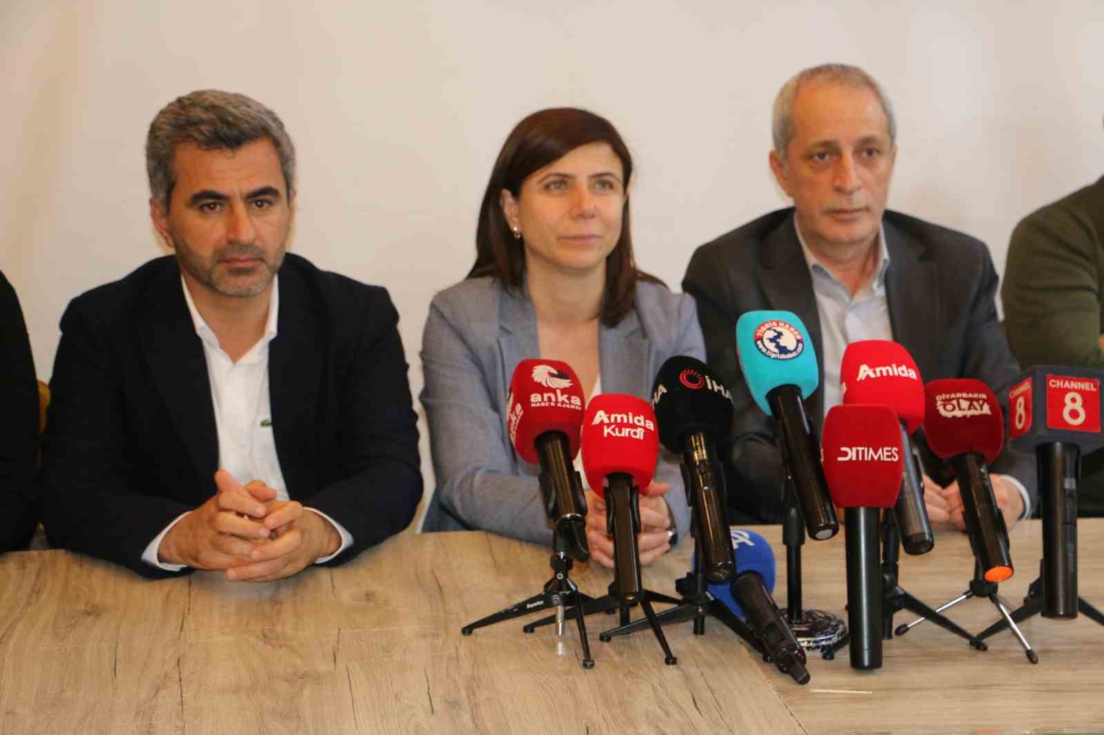 Amed Sportif Faaliyetler’den şampiyonluk yemeği
Amed Sportif Faaliyetler’den şampiyonluk yemeği