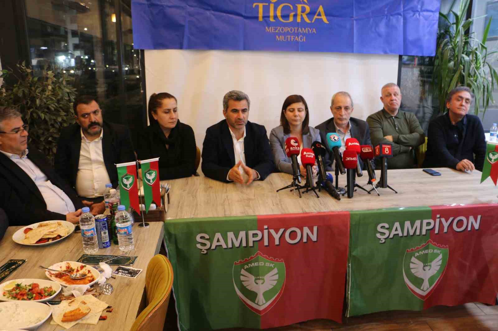 Amed Sportif Faaliyetler’den şampiyonluk yemeği
Amed Sportif Faaliyetler’den şampiyonluk yemeği