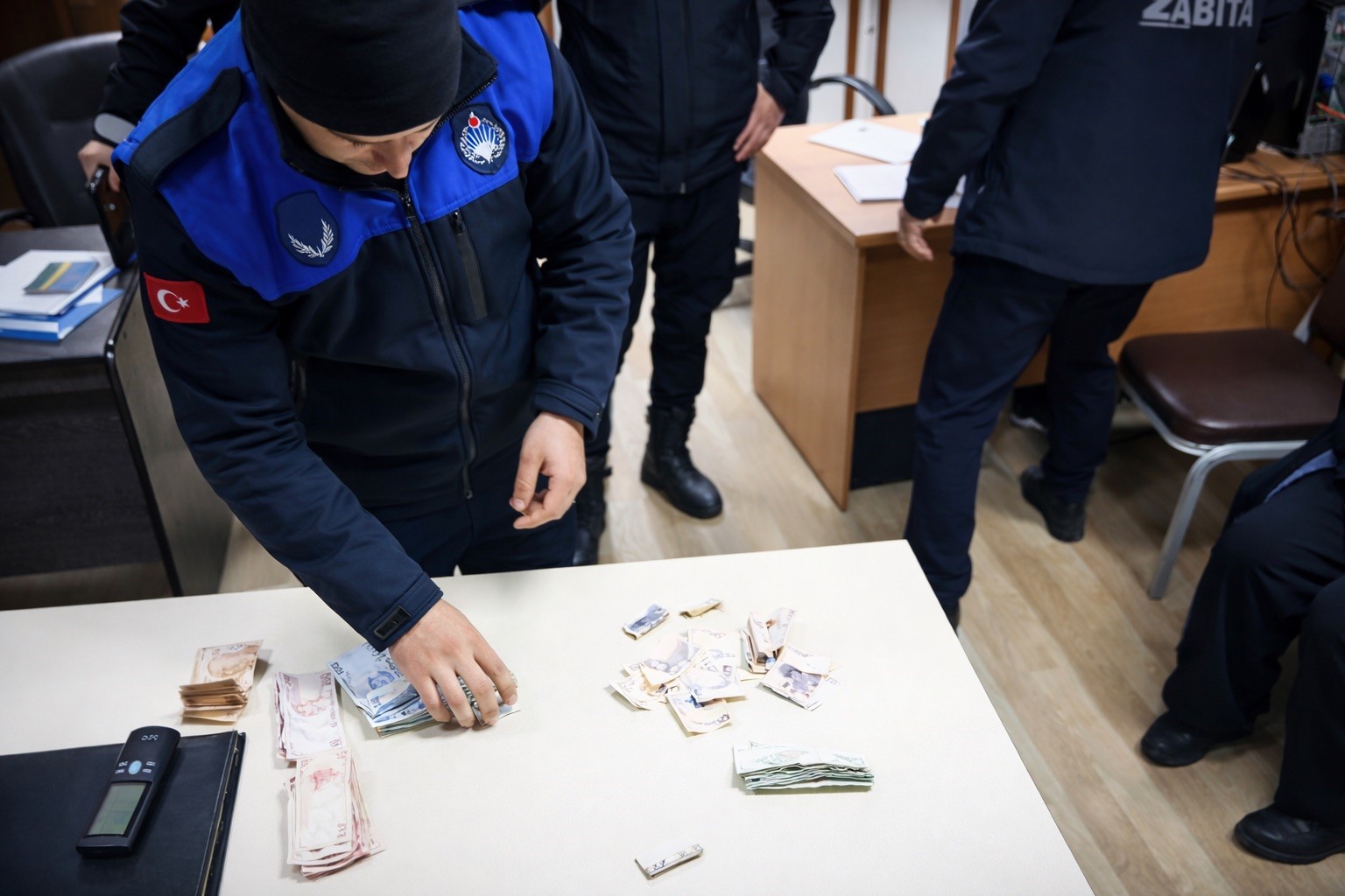 "Ameliyat olacağız" yalanıyla dilencilik yaptılar
