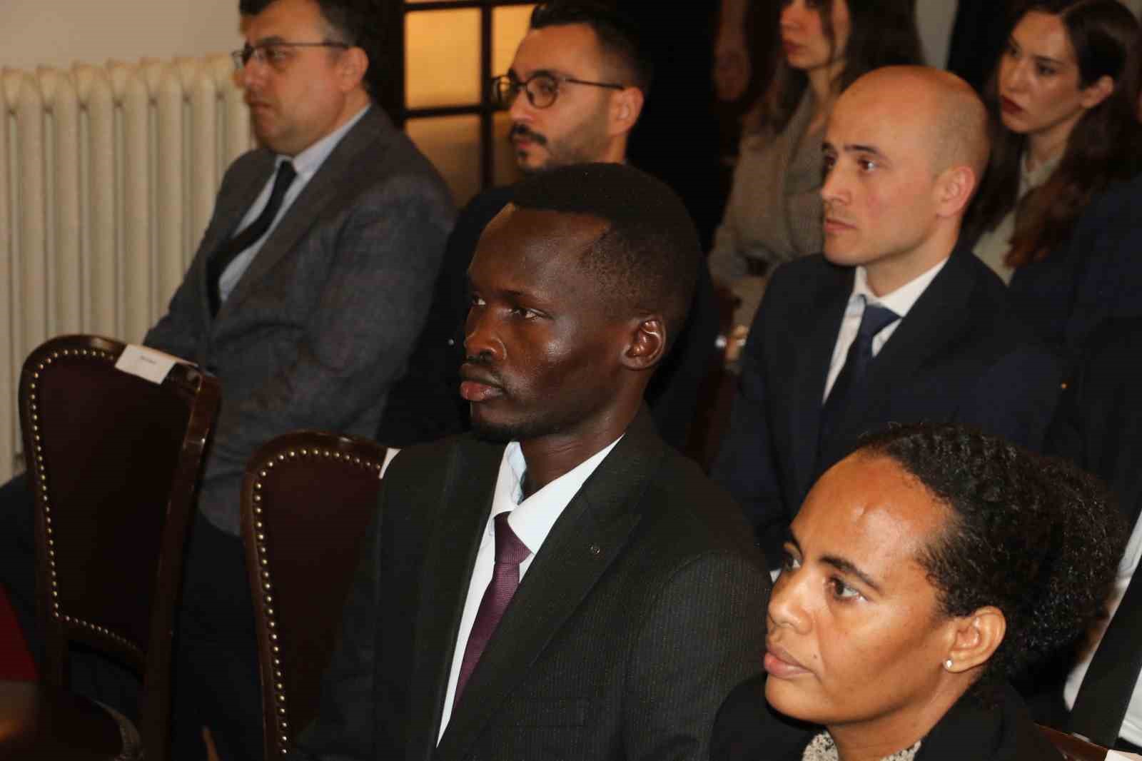 Amharca dilinde kaleme alınmış tarihi eser Etiyopya’ya iade edildi
Amharca dilinde kaleme alınmış tarihi eser Etiyopya’ya iade edildi