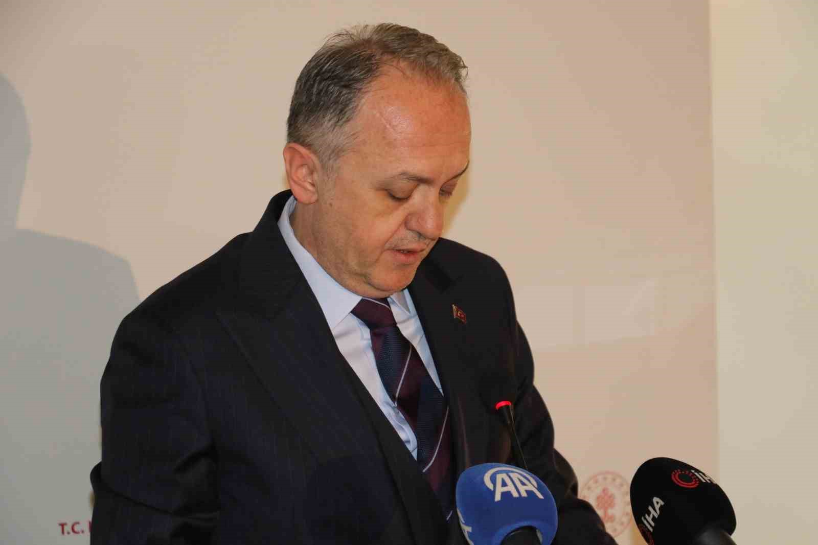 Amharca dilinde kaleme alınmış tarihi eser Etiyopya’ya iade edildi
Amharca dilinde kaleme alınmış tarihi eser Etiyopya’ya iade edildi