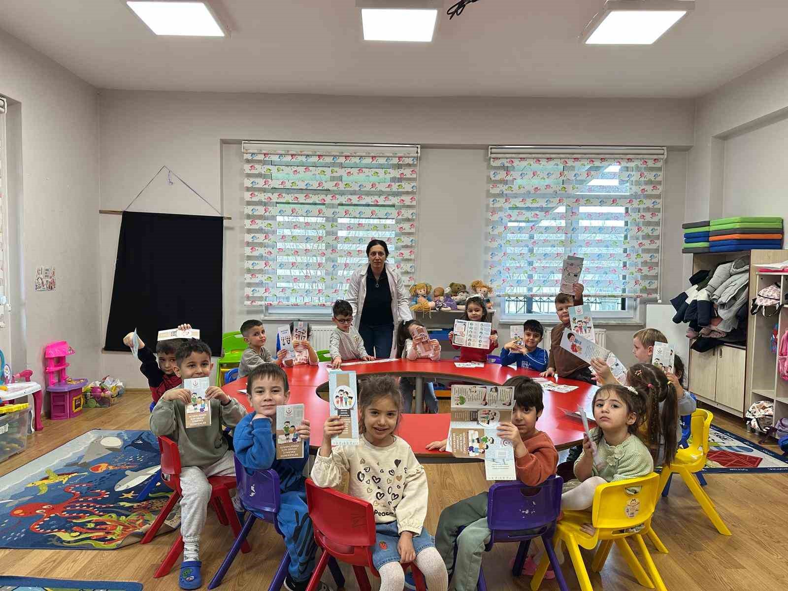 Ana okulu öğrencilerine sağlık eğitimi
