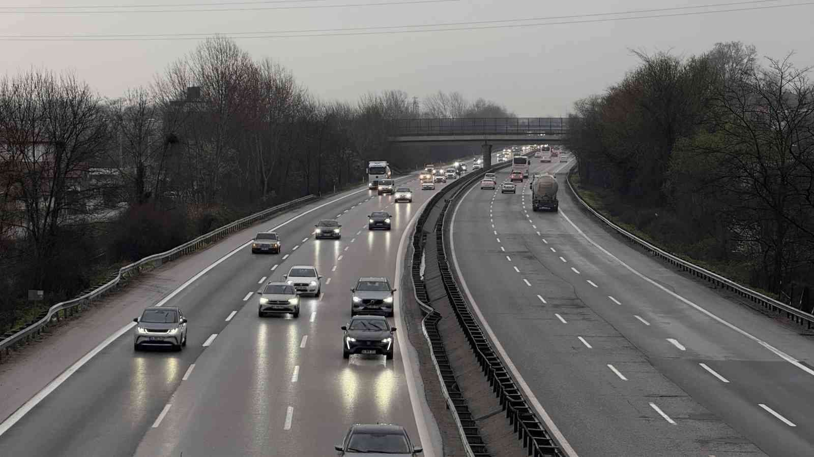 Anadolu Otoyolu’nda bayramın son günü akıcı yoğunluk
