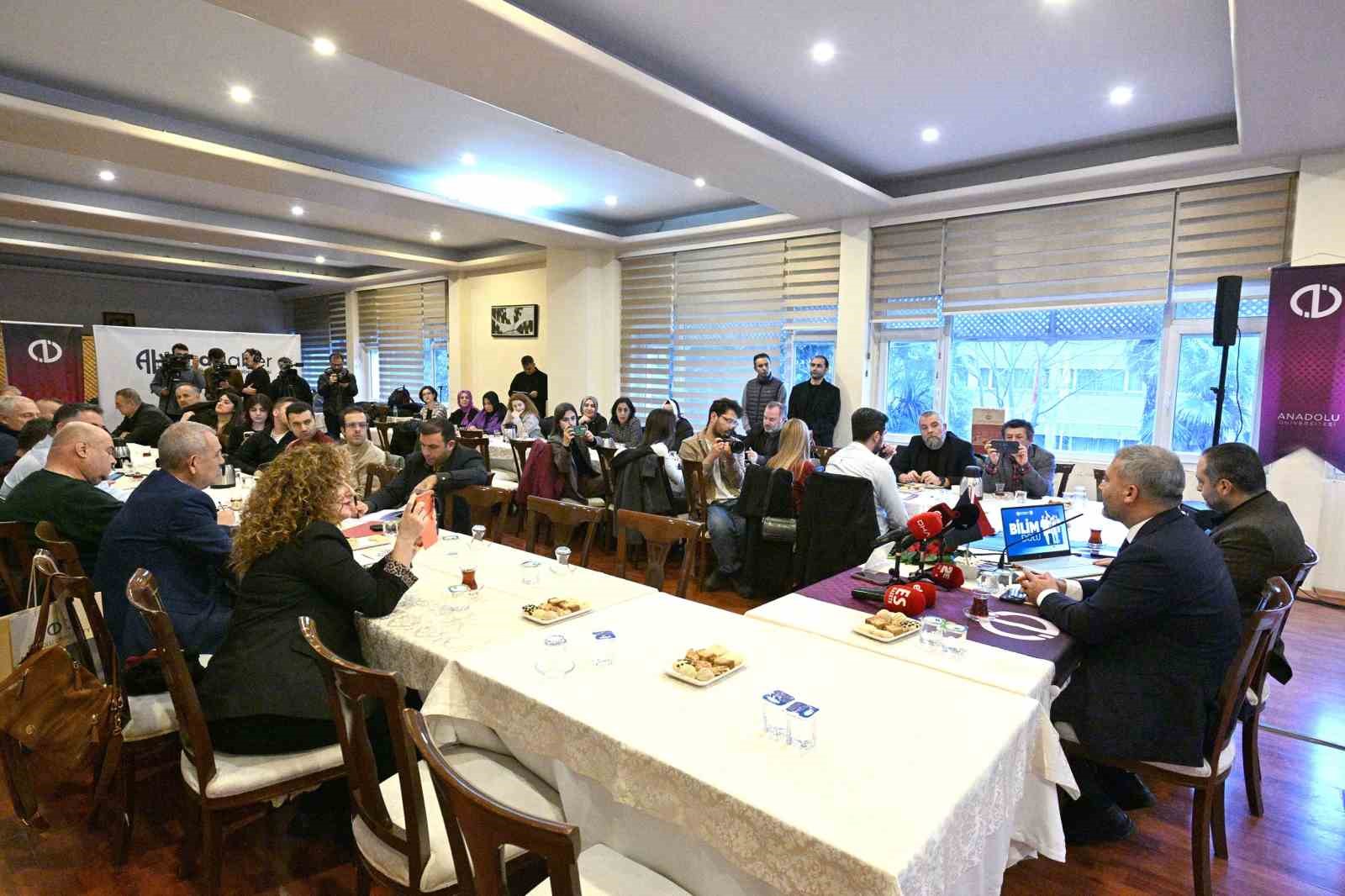 Anadolu Üniversitesi Rektörü Adıgüzel, basın mensuplarıyla buluştu
