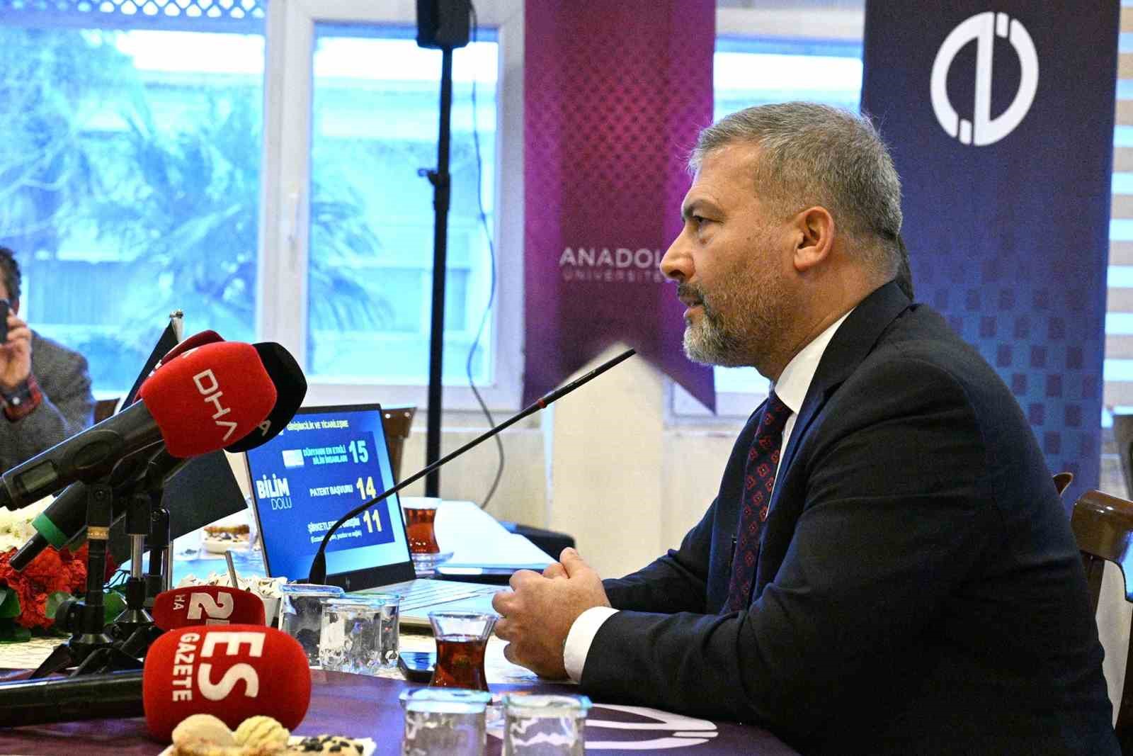 Anadolu Üniversitesi Rektörü Adıgüzel, basın mensuplarıyla buluştu
