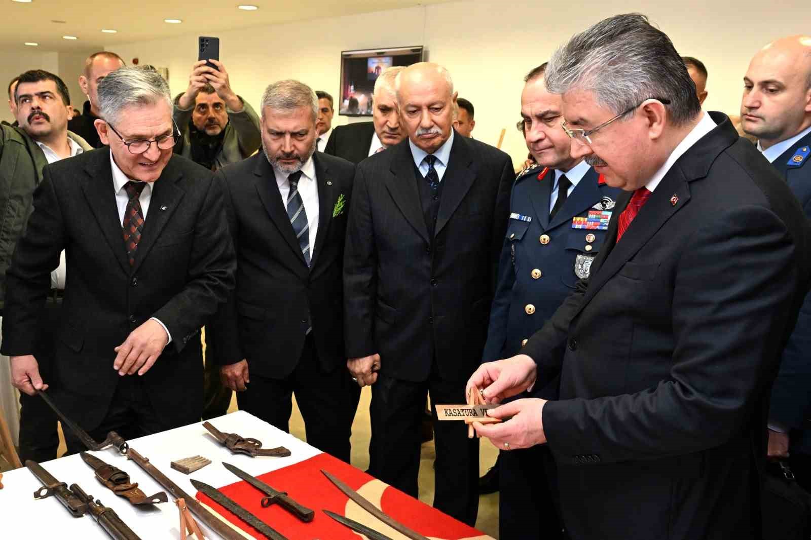 Anadolu Üniversitesi’nde 18 Mart anma programı düzenlendi
