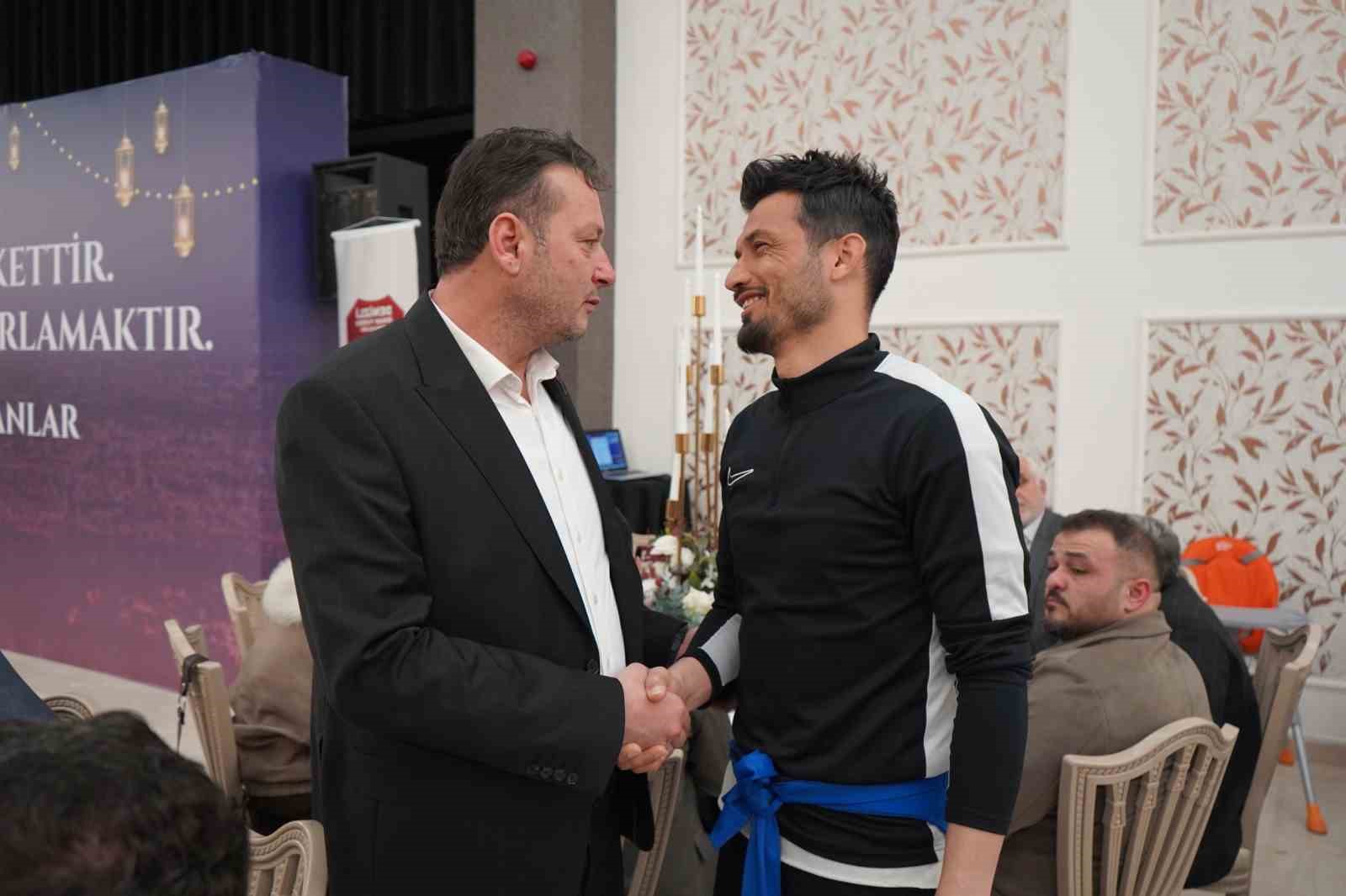 Anahtar Partisi Denizli İl Başkanı Sarun İdmanyurdu’nun iftar yemeğine katıldı
