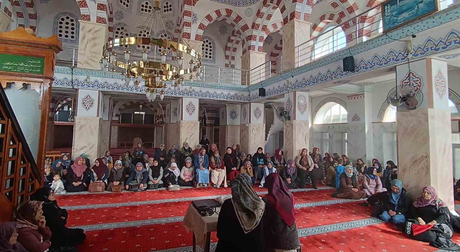 Anamur’da hanımlara özel Kadir Gecesi programı
Anamur’da hanımlara özel Kadir Gecesi programı