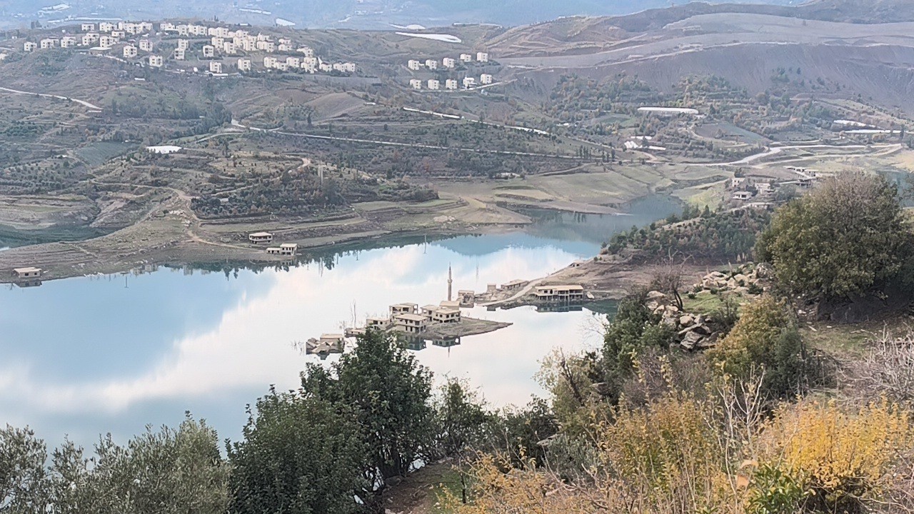 Anamur’da sular altında kalan köyden geriye bir minare kaldı
