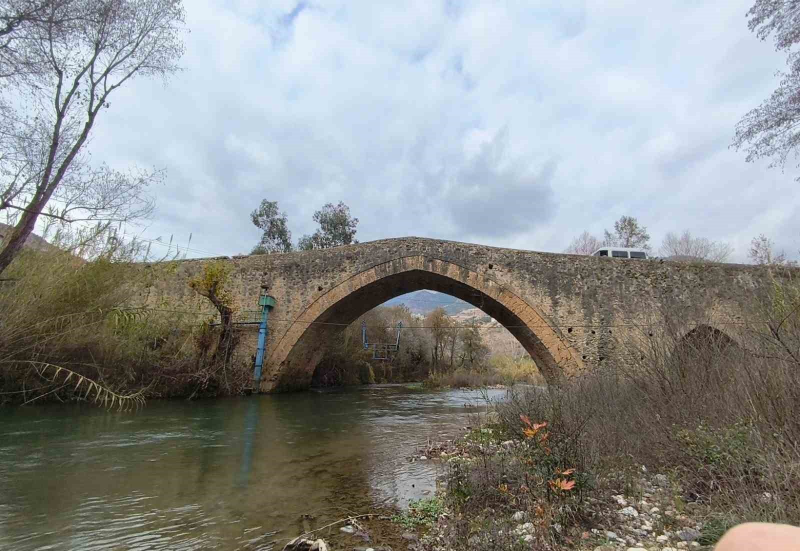 Anamur’da sular altında kalan köyden geriye bir minare kaldı
