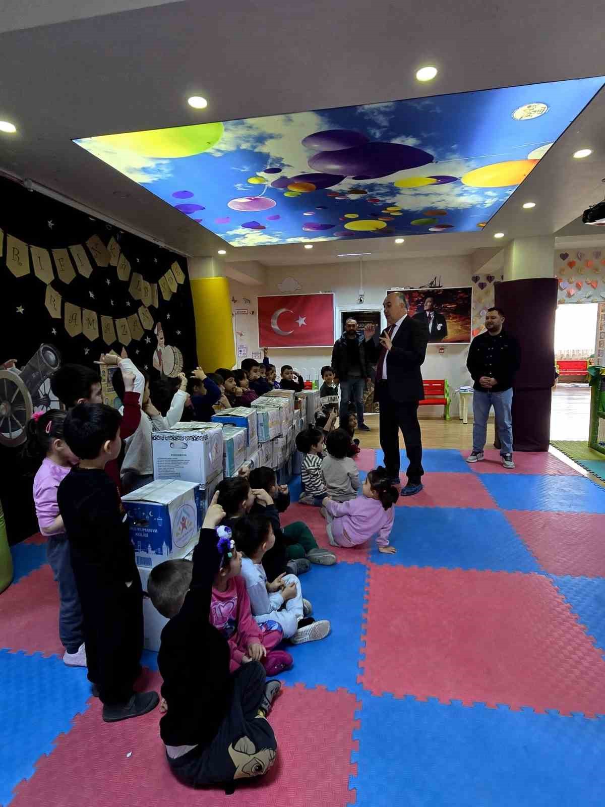 Anaokulu öğrencilerinden ihtiyaç sahiplerine Ramazan kolisi
