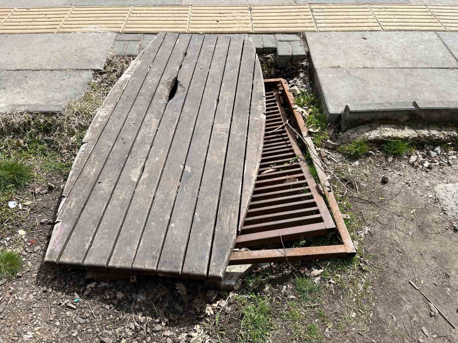 Ankara Büyükşehir Belediyesi’nin enkaza çevirdiği Soğuksu Milli Parkı ilçe belediyesine devredildi
Ankara Büyükşehir Belediyesi’nin enkaza çevirdiği Soğuksu Milli Parkı ilçe belediyesine devredildi