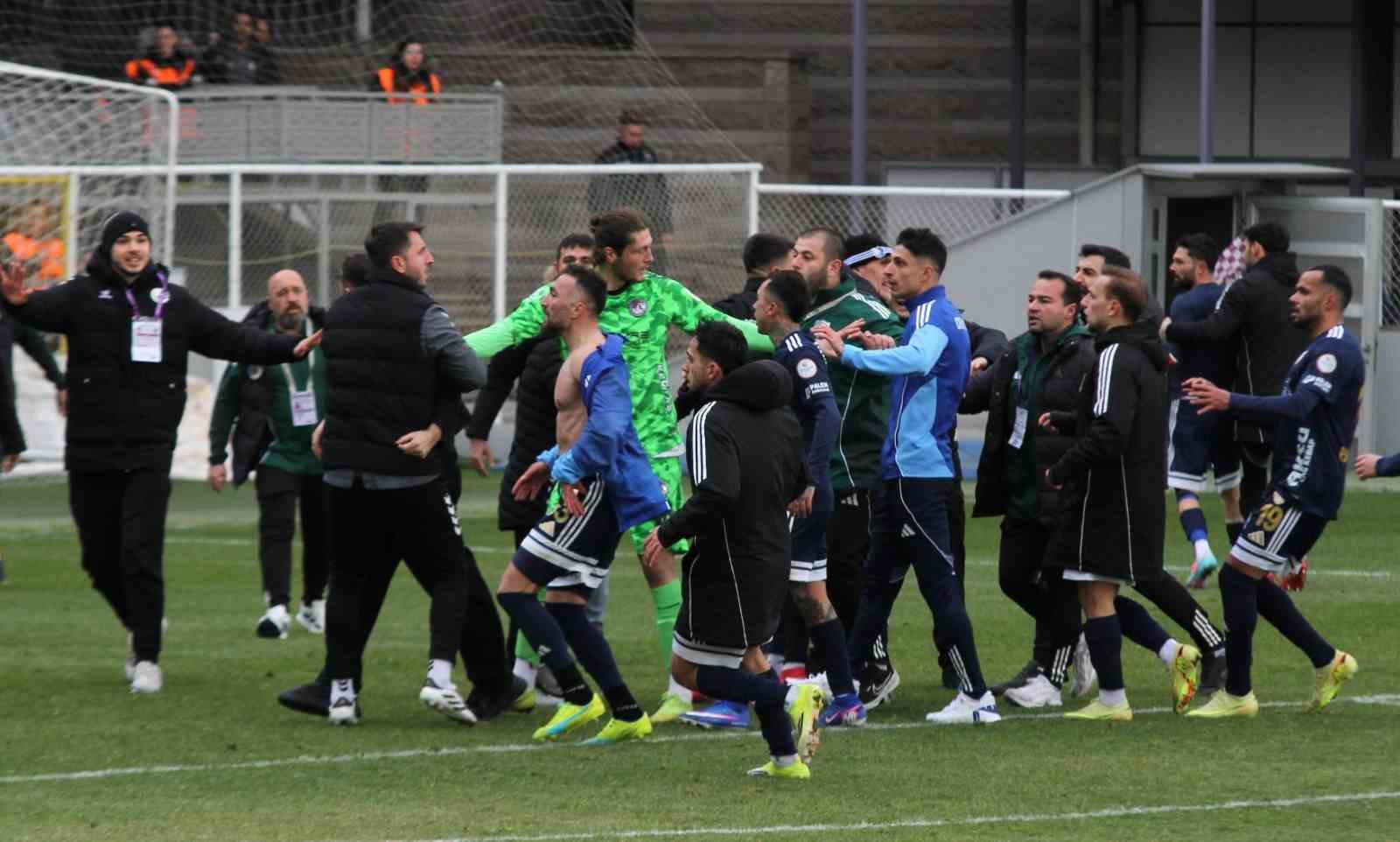 Ankara Keçiörengücü - Erzurumspor FK maçında kavga çıktı
