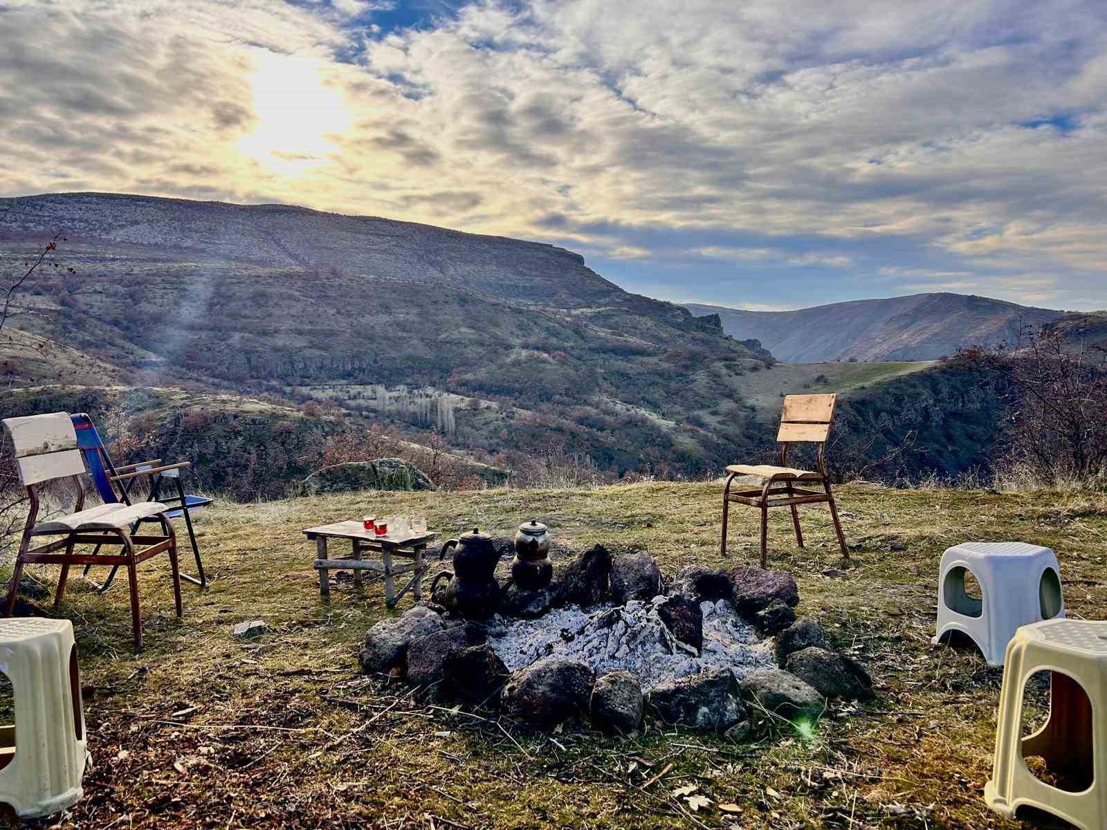 Ankara semalarında gizemli cisim: İki arkadaş o anları kaydetti
