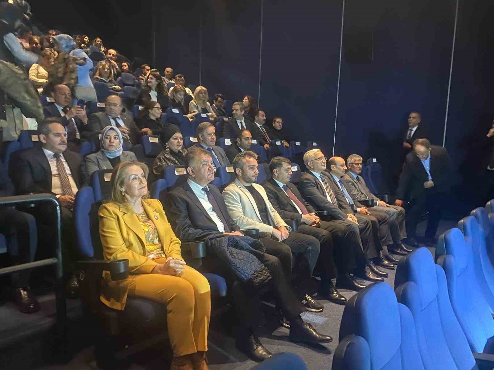 Ankara Valisi Şahin: "Hind Rajab olayı her gün yaşanıyor"
Ankara Valisi Şahin: "Hind Rajab olayı her gün yaşanıyor"