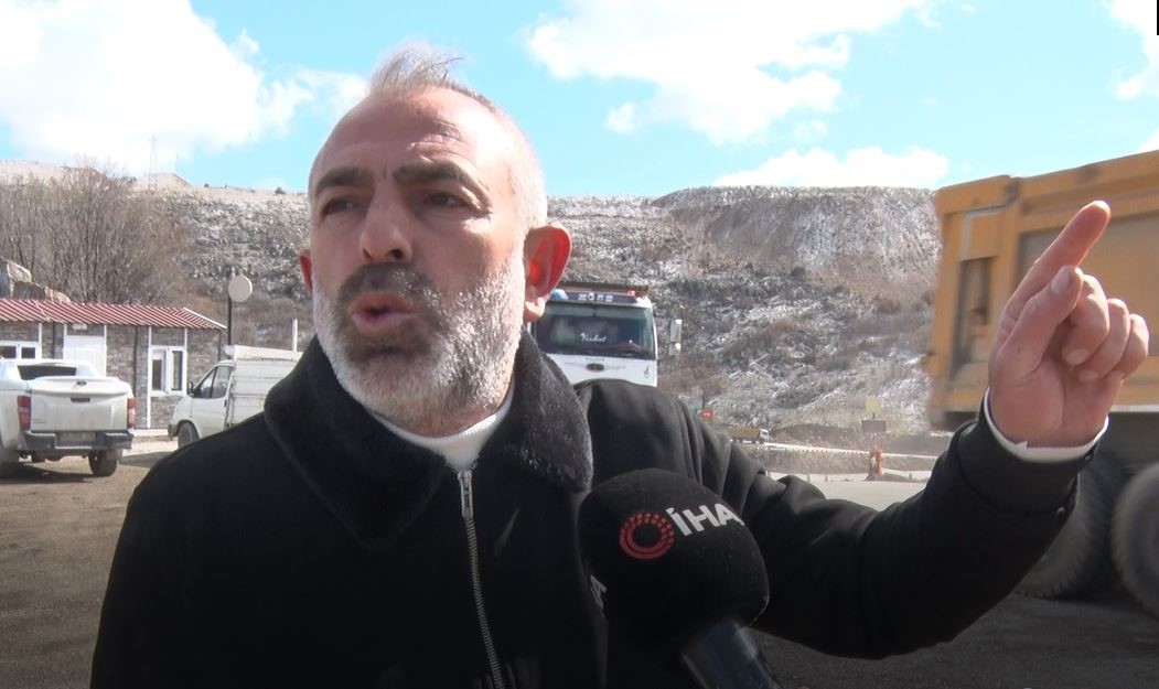 Ankara’da 1 aydır kapalı olan hafriyat döküm sahası açıldığı gün mağdur etti
Ankara’da 1 aydır kapalı olan hafriyat döküm sahası açıldığı gün mağdur etti