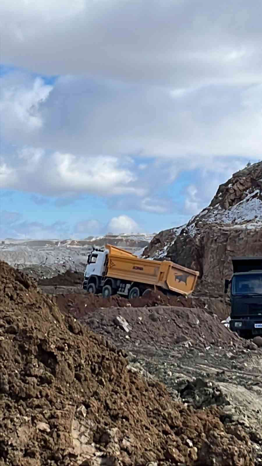 Ankara’da 1 aydır kapalı olan hafriyat döküm sahası açıldığı gün mağdur etti
Ankara’da 1 aydır kapalı olan hafriyat döküm sahası açıldığı gün mağdur etti