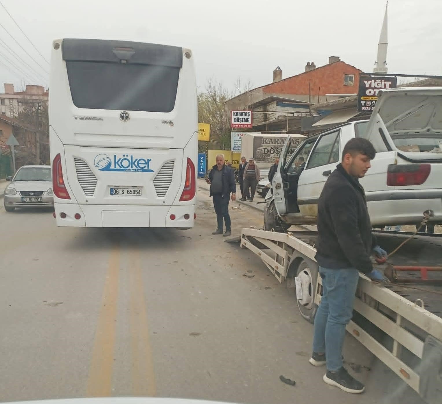 Ankara’da 3 araçlı zincirleme kaza: 3 yaralı
