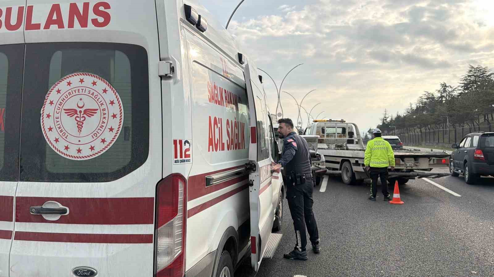Ankara’da 4 araçlı zincirleme kaza: 3 yaralı
