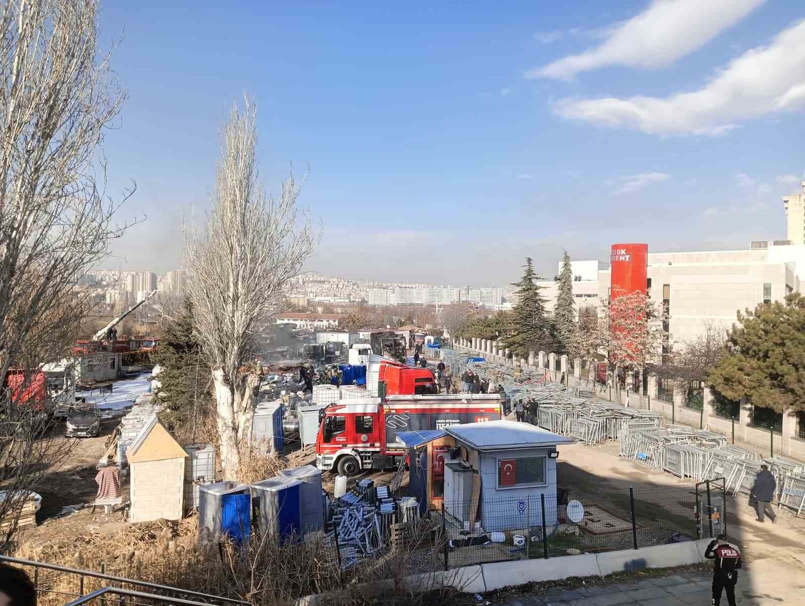 Ankara’da alkol yüklü tırlar alev aldı
