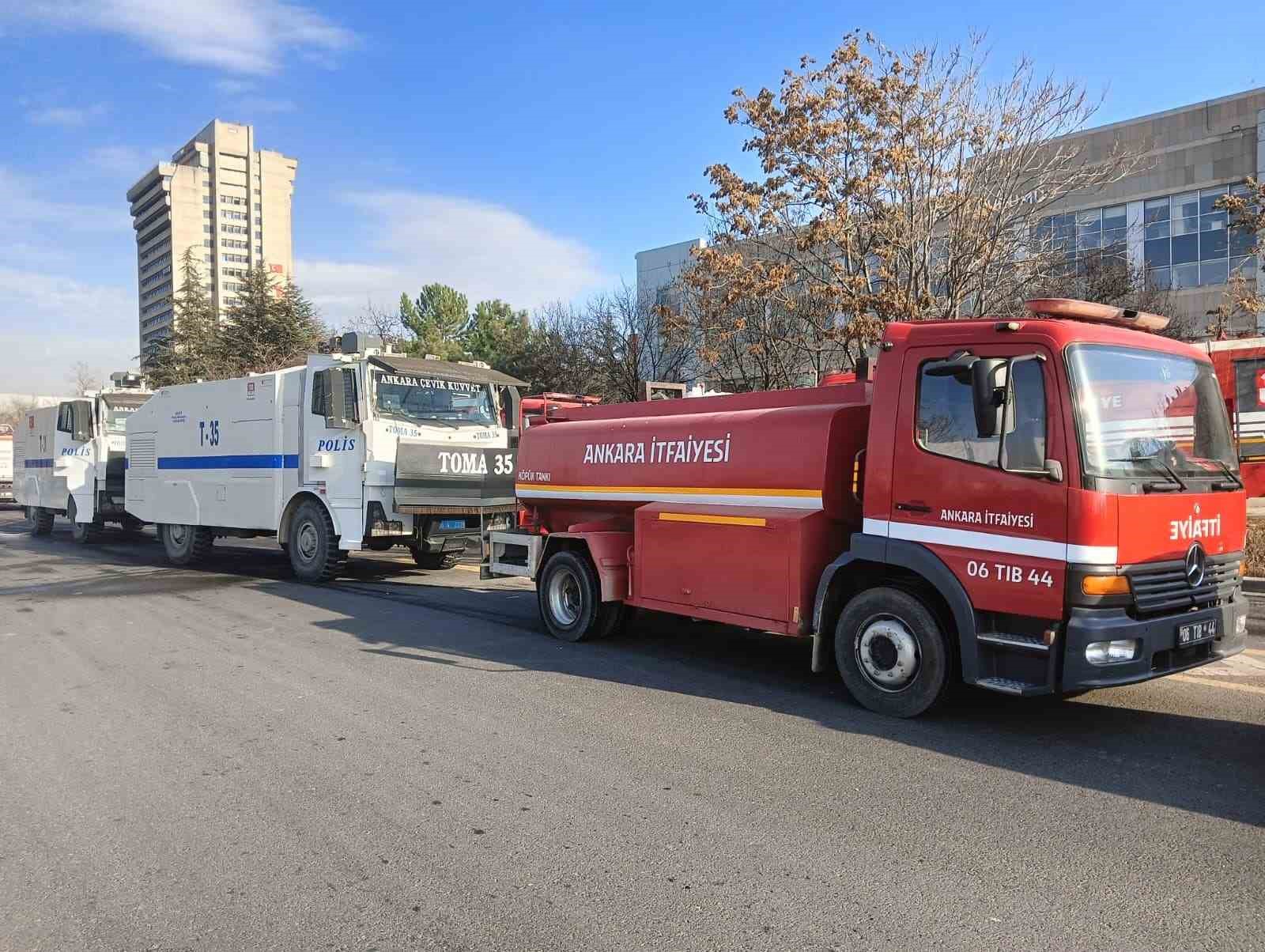 Ankara’da alkol yüklü tırlar alev aldı
