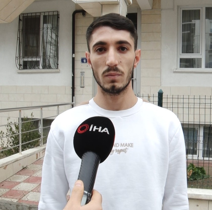 Ankara’da artan su kesintileri nedeniyle apartmana depo inşa etmeye çalışan 4 kişi boyadan soludukları kimyasal maddeden etkilendi
Ankara’da artan su kesintileri nedeniyle apartmana depo inşa etmeye çalışan 4 kişi boyadan soludukları kimyasal maddeden etkilendi