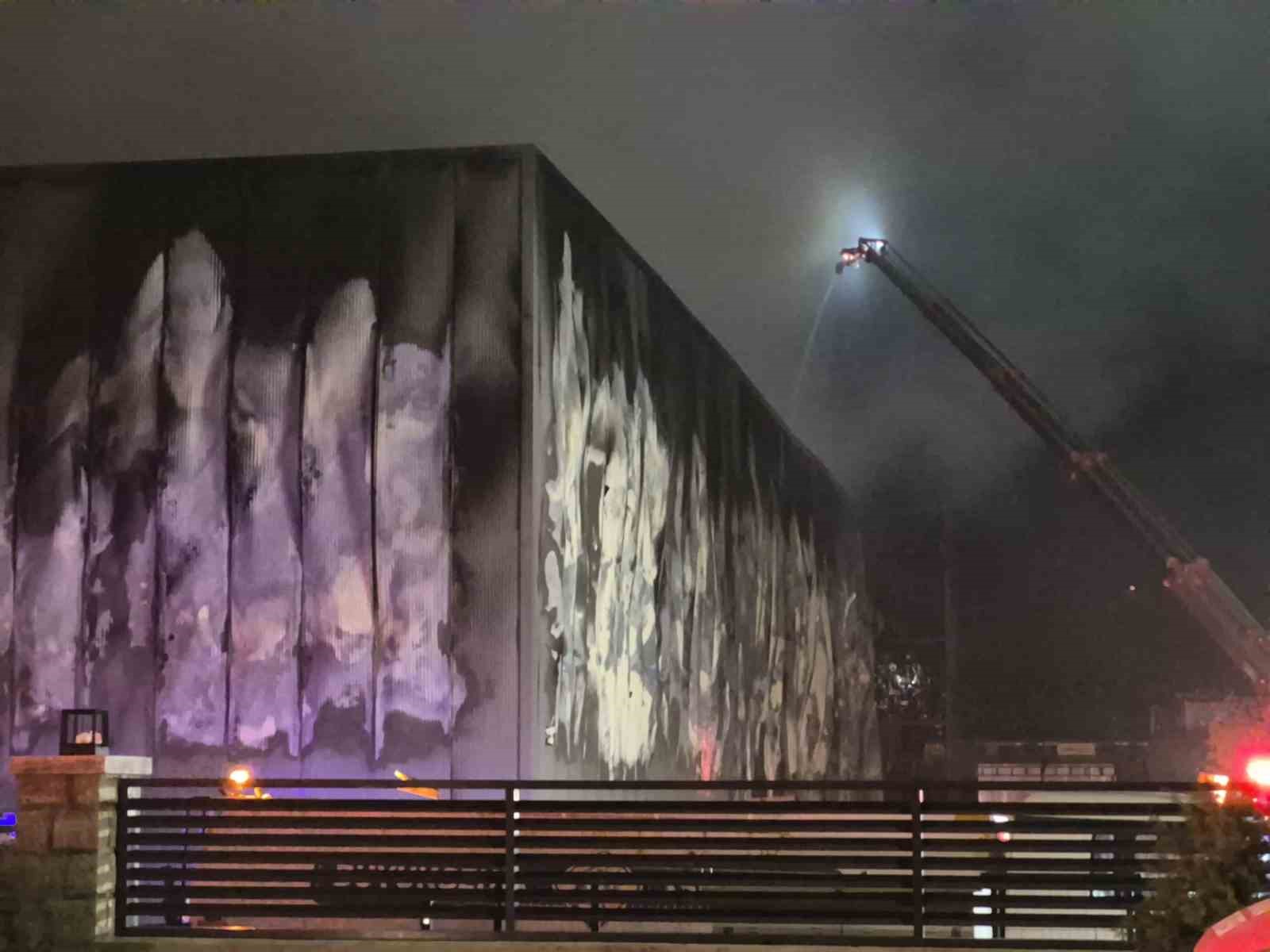 Ankara’da bir ilaç fabrikası çıkan yangın sonrası kullanılamaz hale geldi
