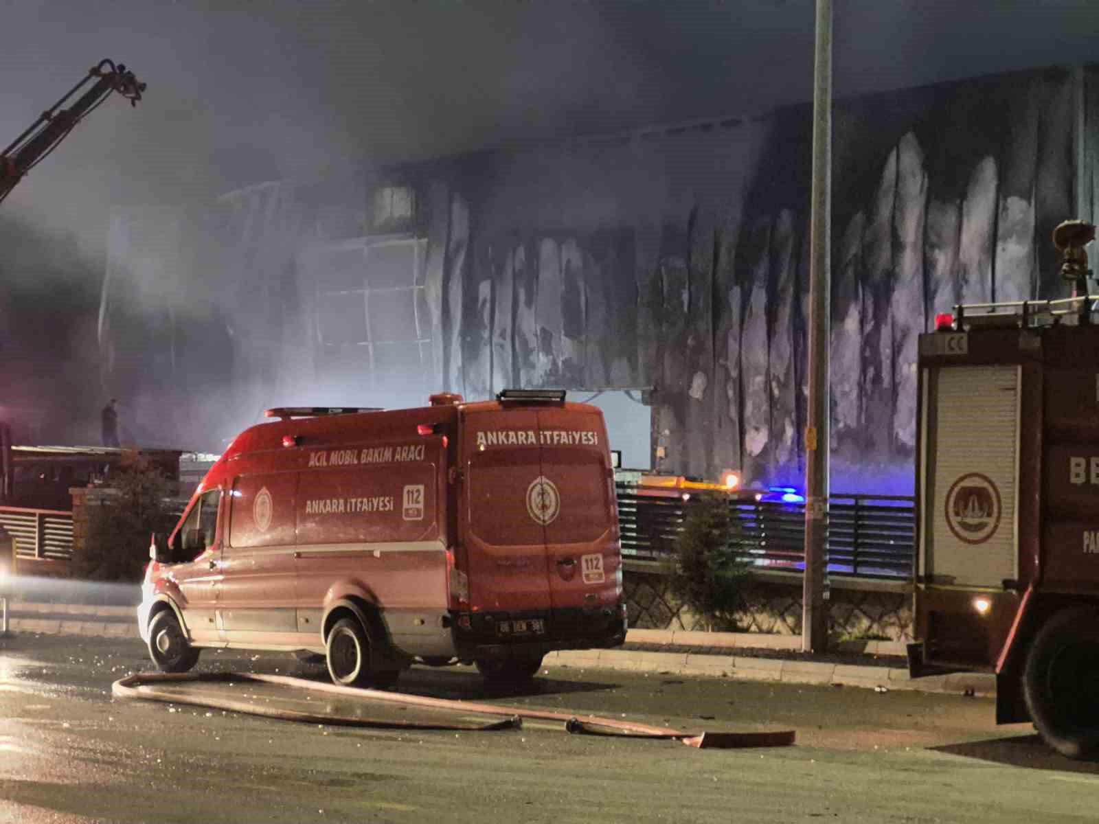 Ankara’da bir ilaç fabrikası çıkan yangın sonrası kullanılamaz hale geldi
