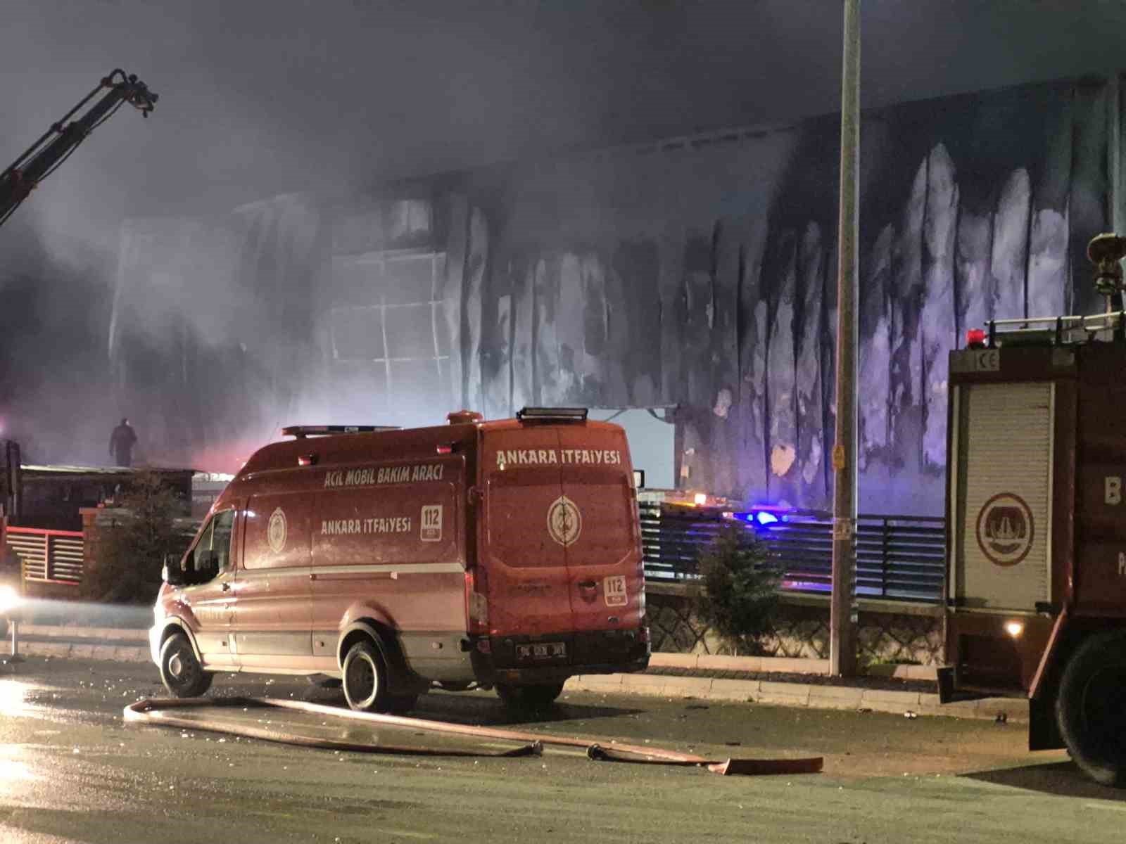 Ankara’da bir ilaç fabrikası çıkan yangın sonrası kullanılamaz hale geldi
