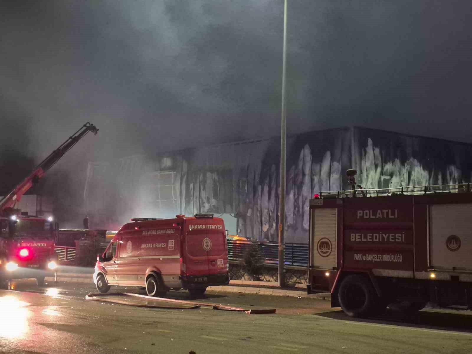 Ankara’da bir ilaç fabrikası çıkan yangın sonrası kullanılamaz hale geldi
