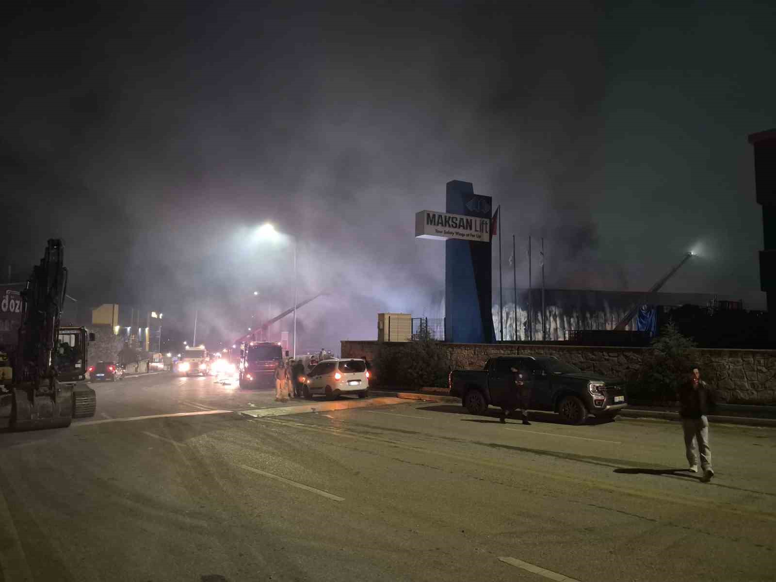 Ankara’da bir ilaç fabrikası çıkan yangın sonrası kullanılamaz hale geldi
