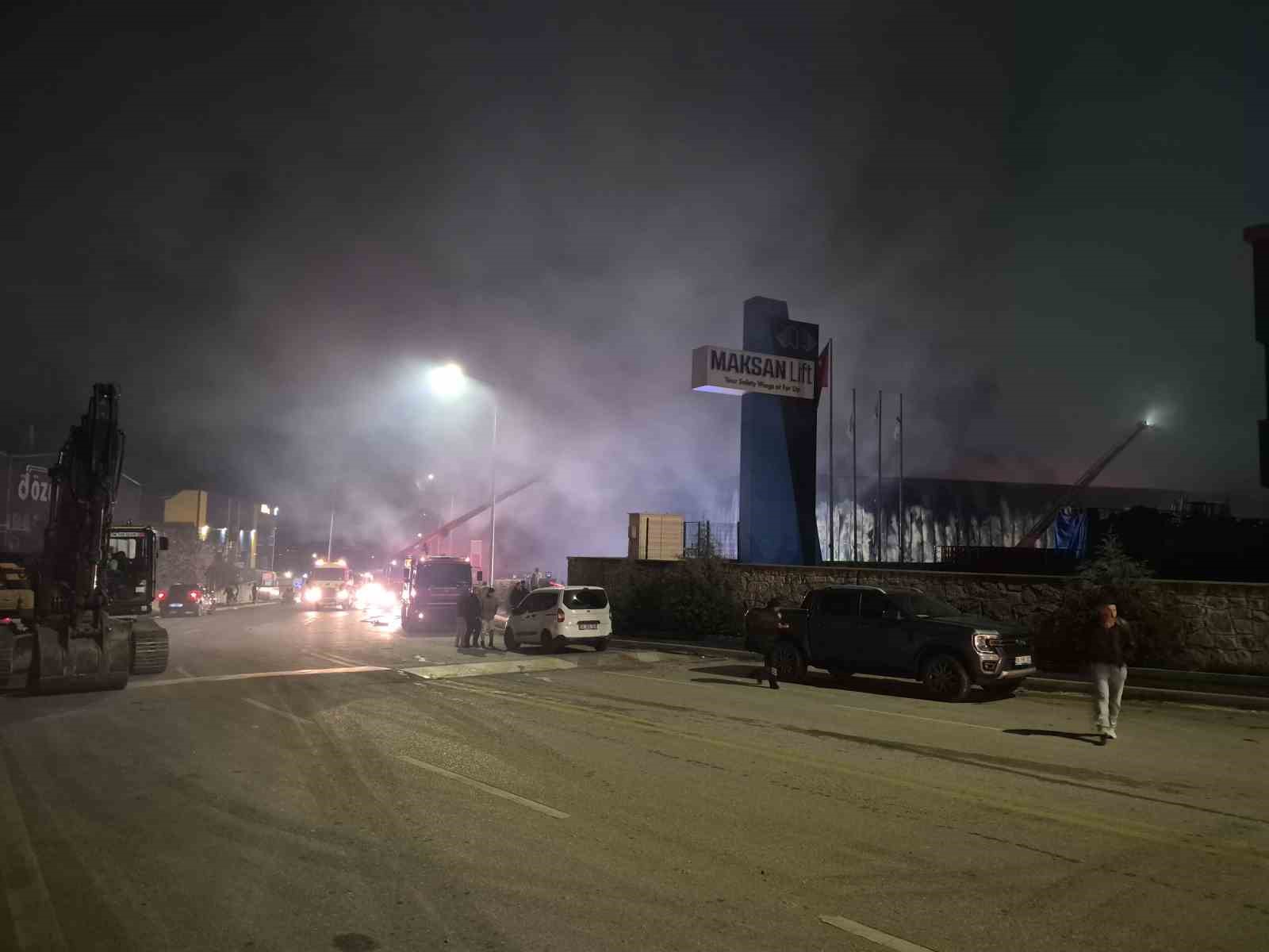 Ankara’da bir ilaç fabrikası çıkan yangın sonrası kullanılamaz hale geldi
