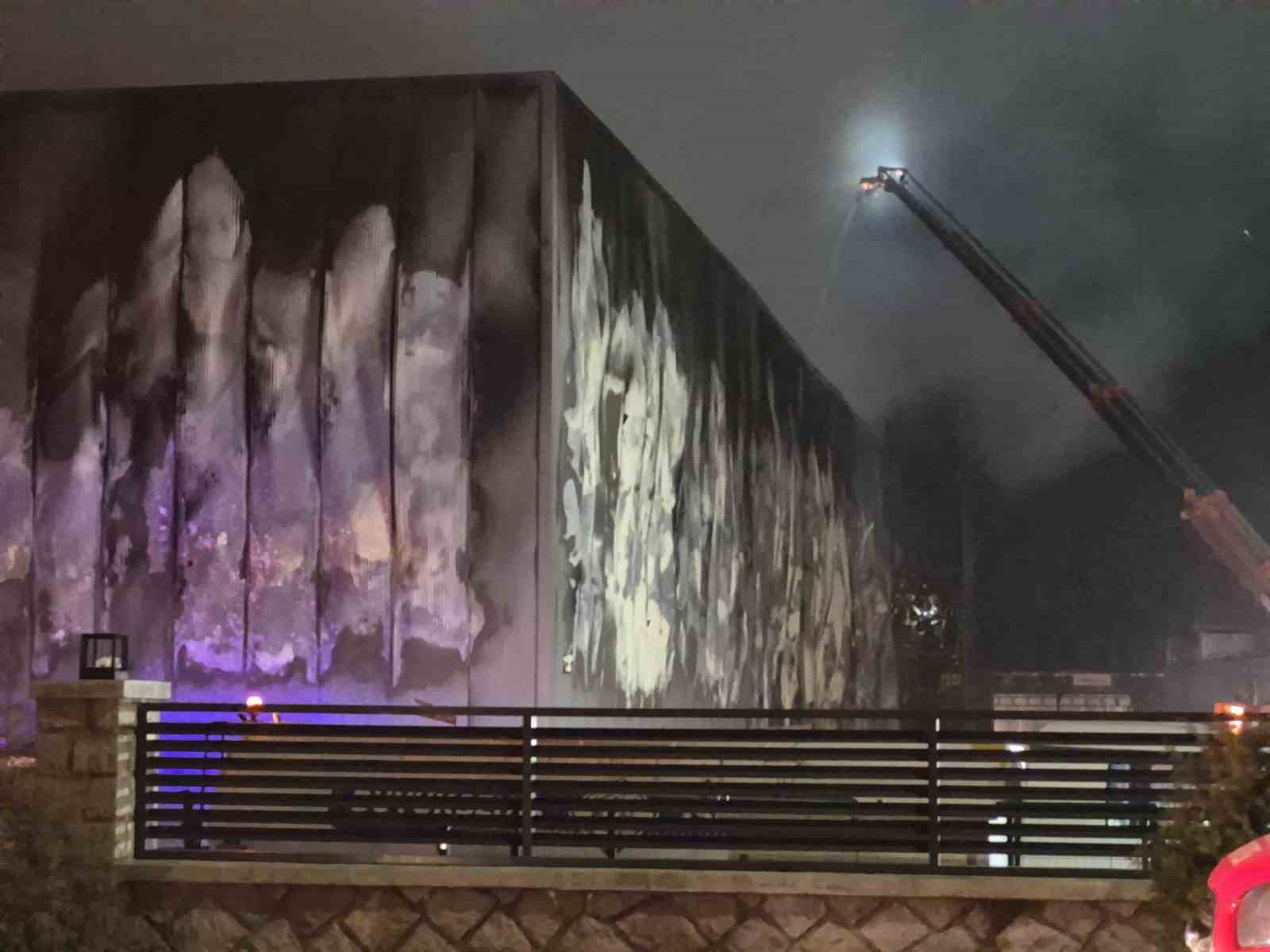 Ankara’da bir ilaç fabrikası çıkan yangın sonrası kullanılamaz hale geldi
