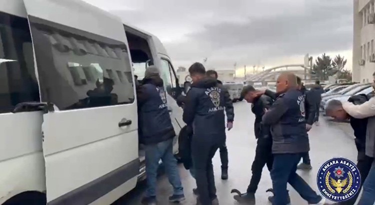 Ankara’da çalıntı araçları presleyerek yok eden 8 şüpheli yakalandı
