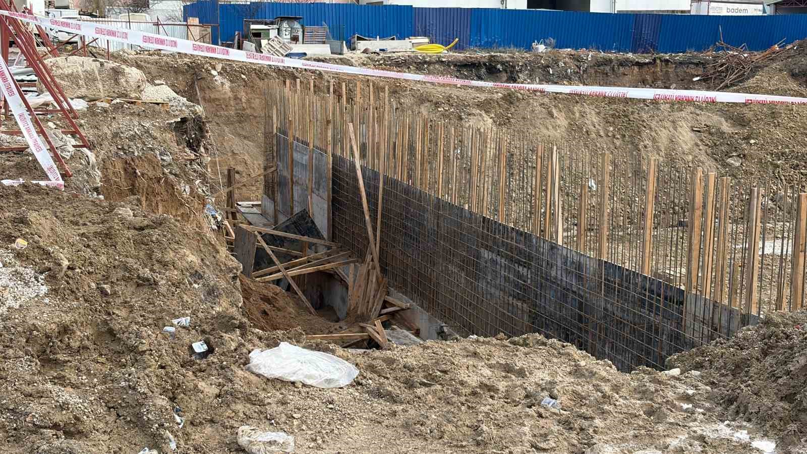 Ankara’da inşaat alanında göçük altında kalan işçi hayatını kaybetti
