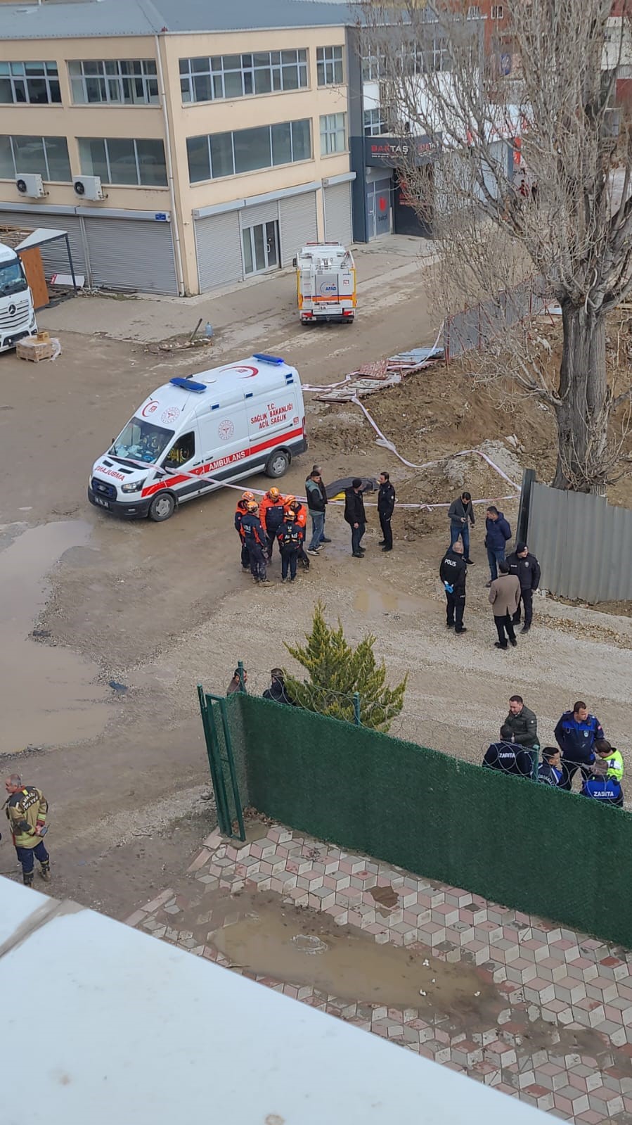 Ankara’da inşaat alanında göçük altında kalan işçi hayatını kaybetti
