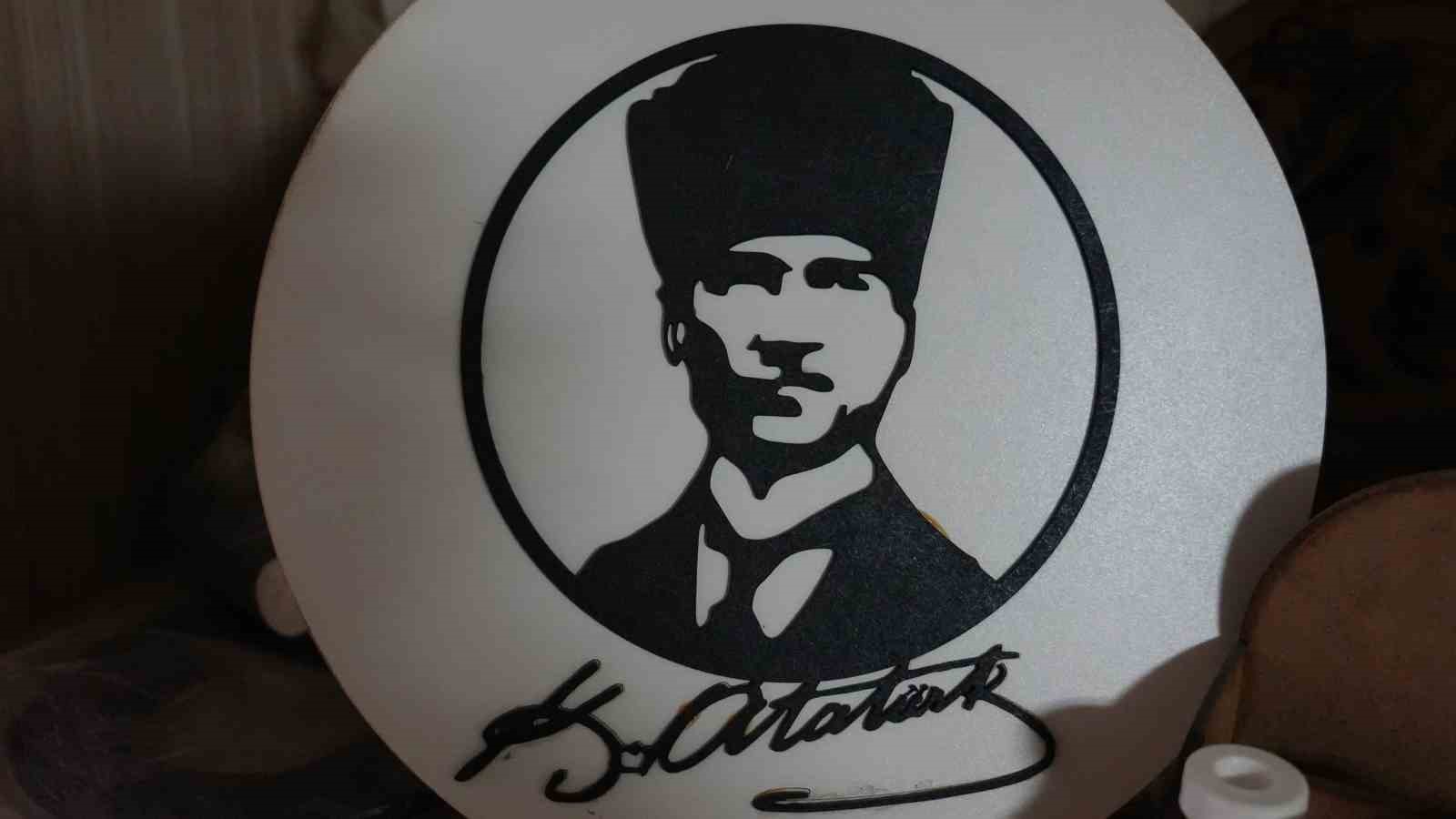 Ankara’da kaldırım taşlarını onarmak sanatçıya düştü
Ankara’da kaldırım taşlarını onarmak sanatçıya düştü