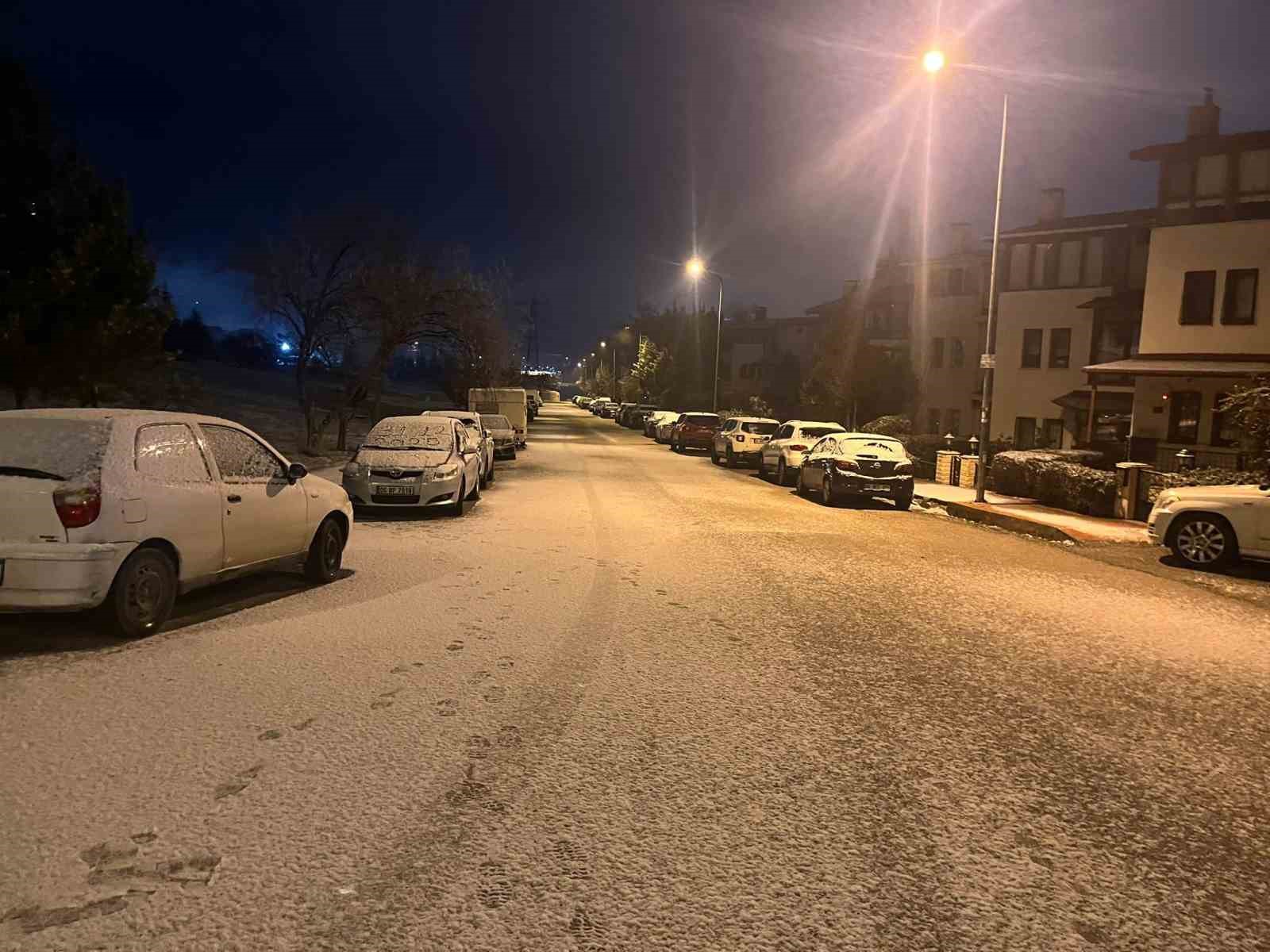 Ankara’da kar yağışı etkili oldu
